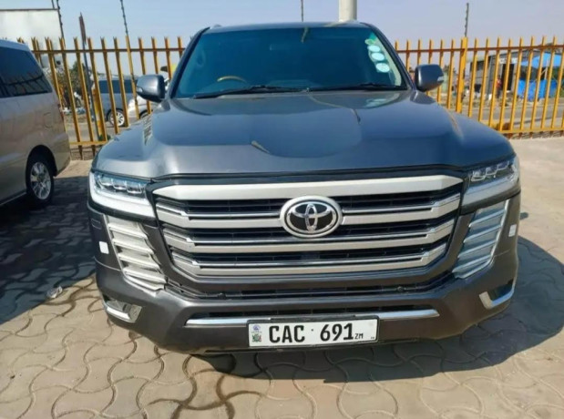 land-cruiser-big-2