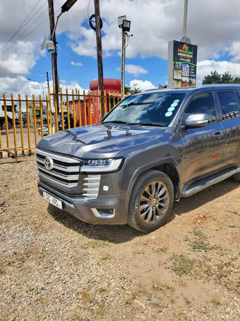 land-cruiser-big-0
