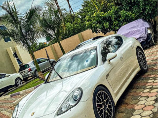Porsche Panamera 4s