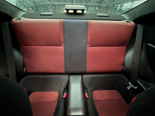 2012-toyota-gt86-big-3