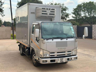 ISUZU ELF REFRIGERATED TRUCK