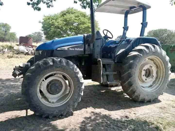 john-deere-new-holland-tractors-big-1