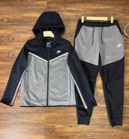 nike-tech-track-suits-available-big-0