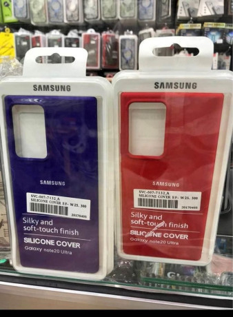 iphone-xr-pouches-big-1